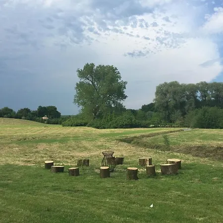Lovely Holiday Home In Mettet With Garden Stave