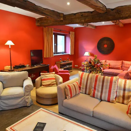 Lovely Holiday Home In Mettet With Garden * Stave