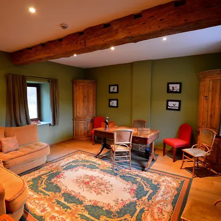 Lovely Holiday Home In Mettet With Garden * Stave
