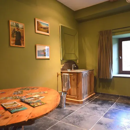 Lovely Holiday Home In Mettet With Garden Stave
